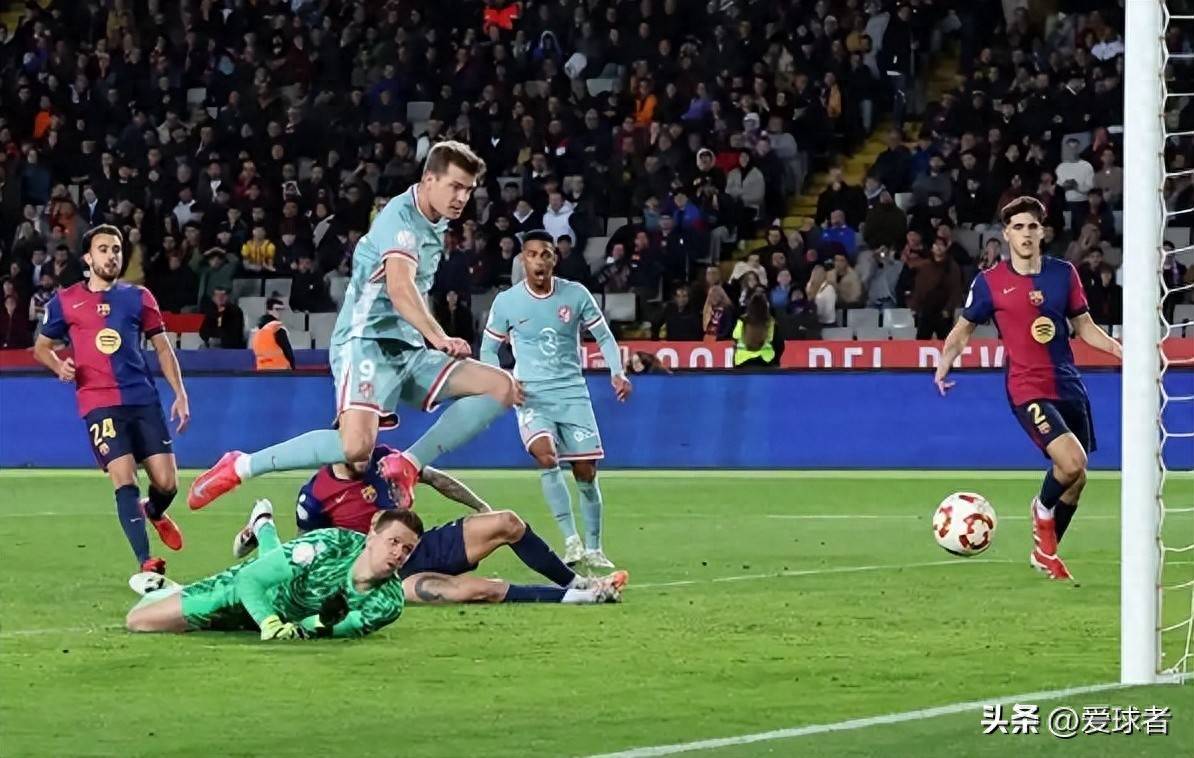 巴萨轻取阿森纳，梅西补时绝平德甲的简单介绍