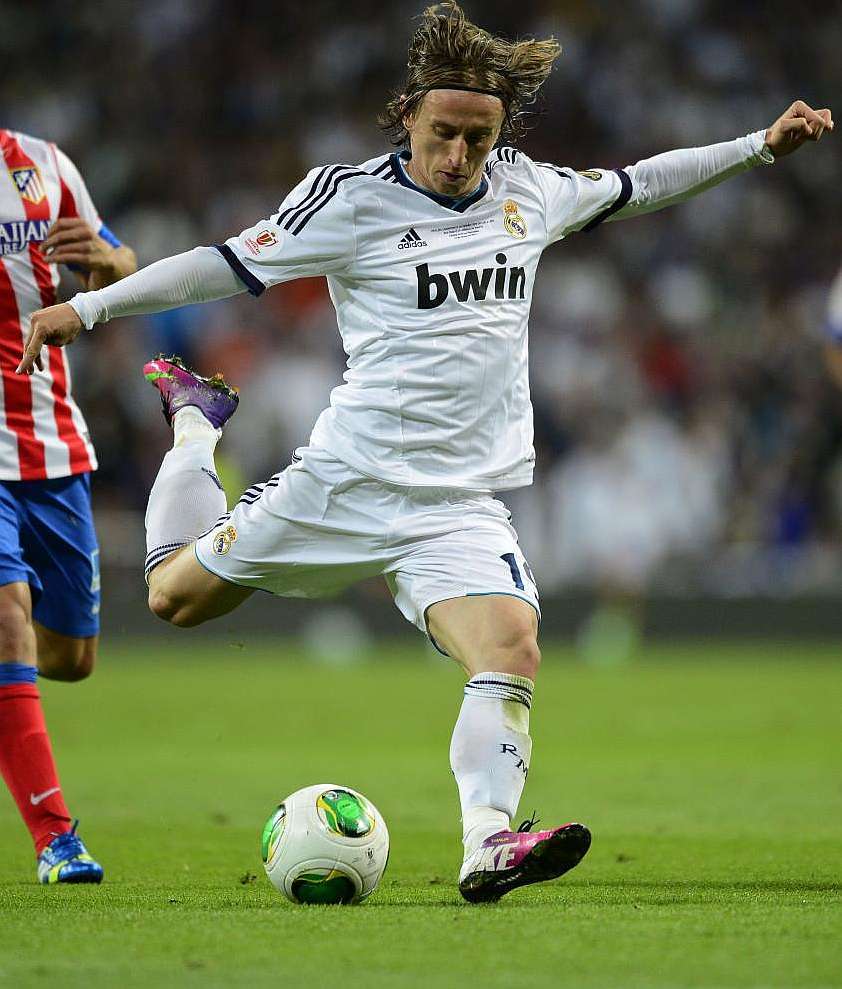 拜仁绝杀热刺，莫德里奇梅开二度足总杯的简单介绍