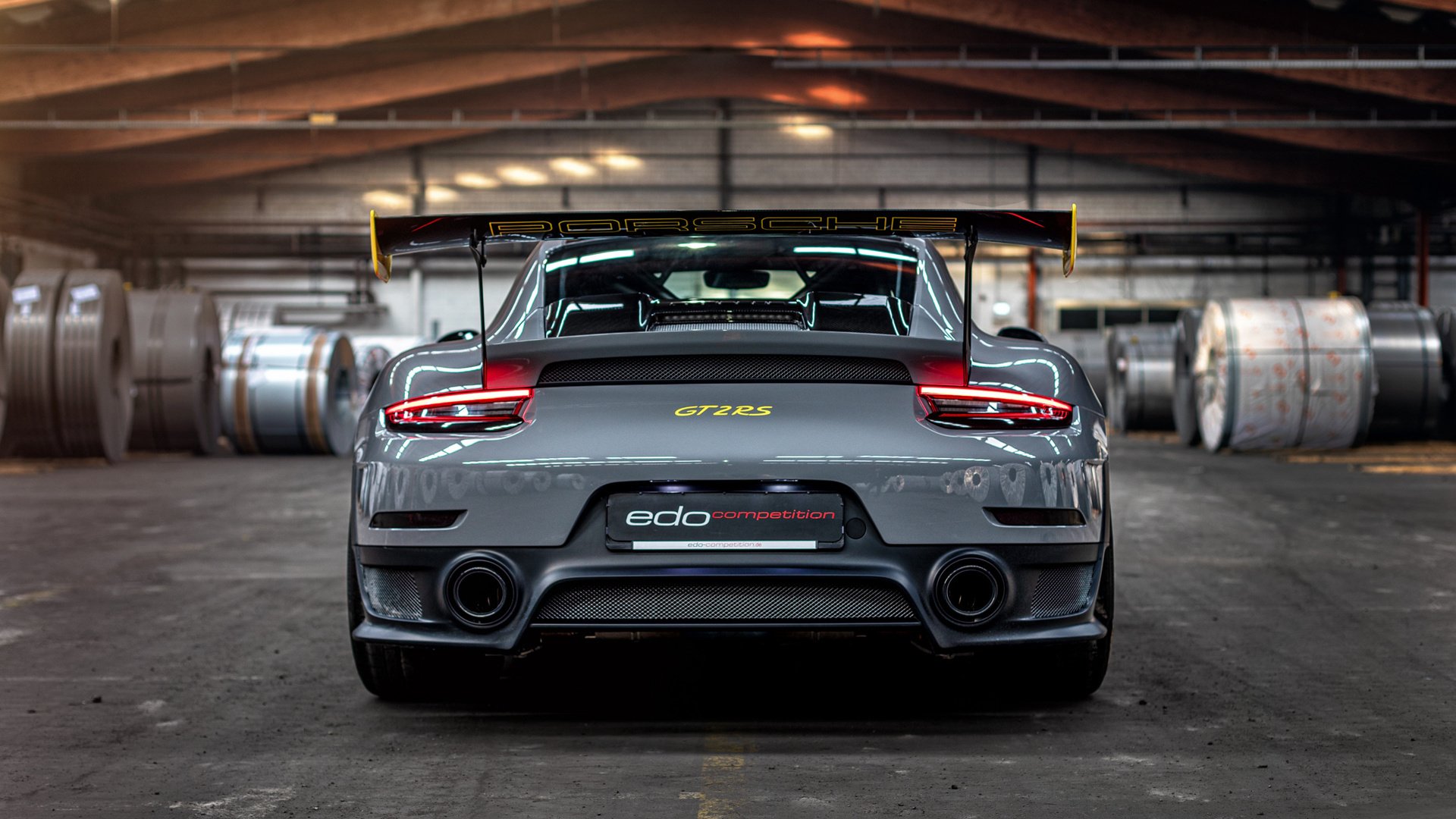 在轰鸣与呐喊之间，当霍勒迪的公路成为黄蜂的主场